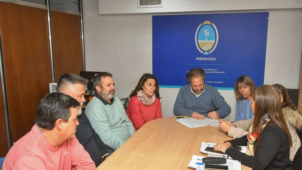 Paritarias 2025: el Gobierno ofreció subas del 1,2% mensual y el SUTE pidió mejoras
