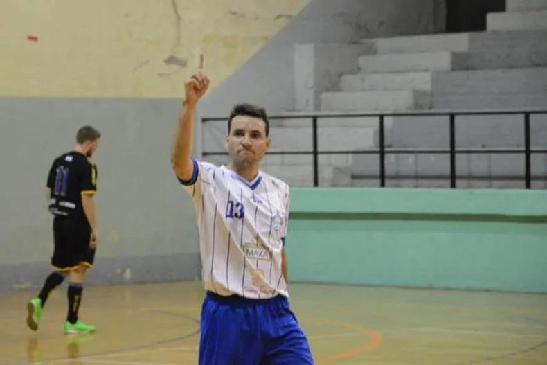 Diego Koltes, el &uacute;ltimo crack del f&uacute;tbol de sal&oacute;n de Mendoza, colg&oacute; los botines.