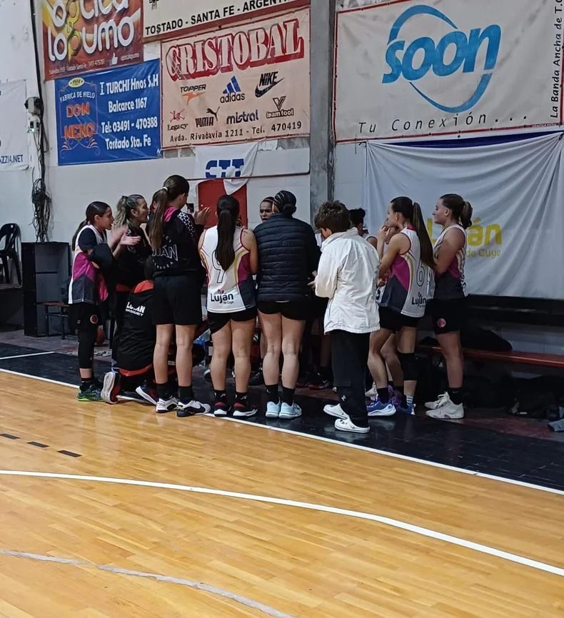 Municipalidad de Luján se lució en Santa Fe y ya están en el Final Four de la Liga Federal de básquet U15.