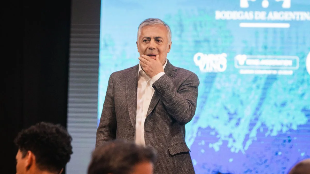 Cornejo autorizó a tomar deuda por $224 mil millones para pagar parte de la deuda en dólares que tomó en 2016