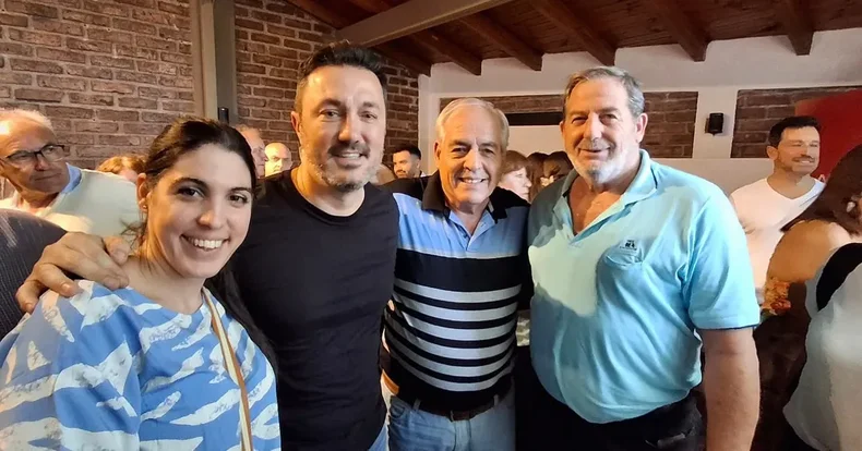 Luis Petri con militantes y dirigentes en la sede de la Fundación Mendocinos por el Futuro. 
