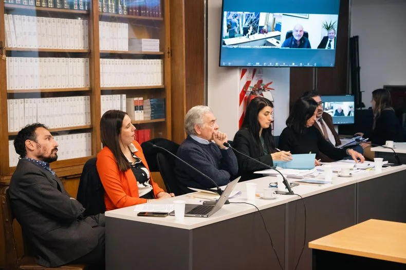 Carlos Blanco y Marisa Uceda (izquierda), abogados que patrocinaron el reclamo de jubilados.