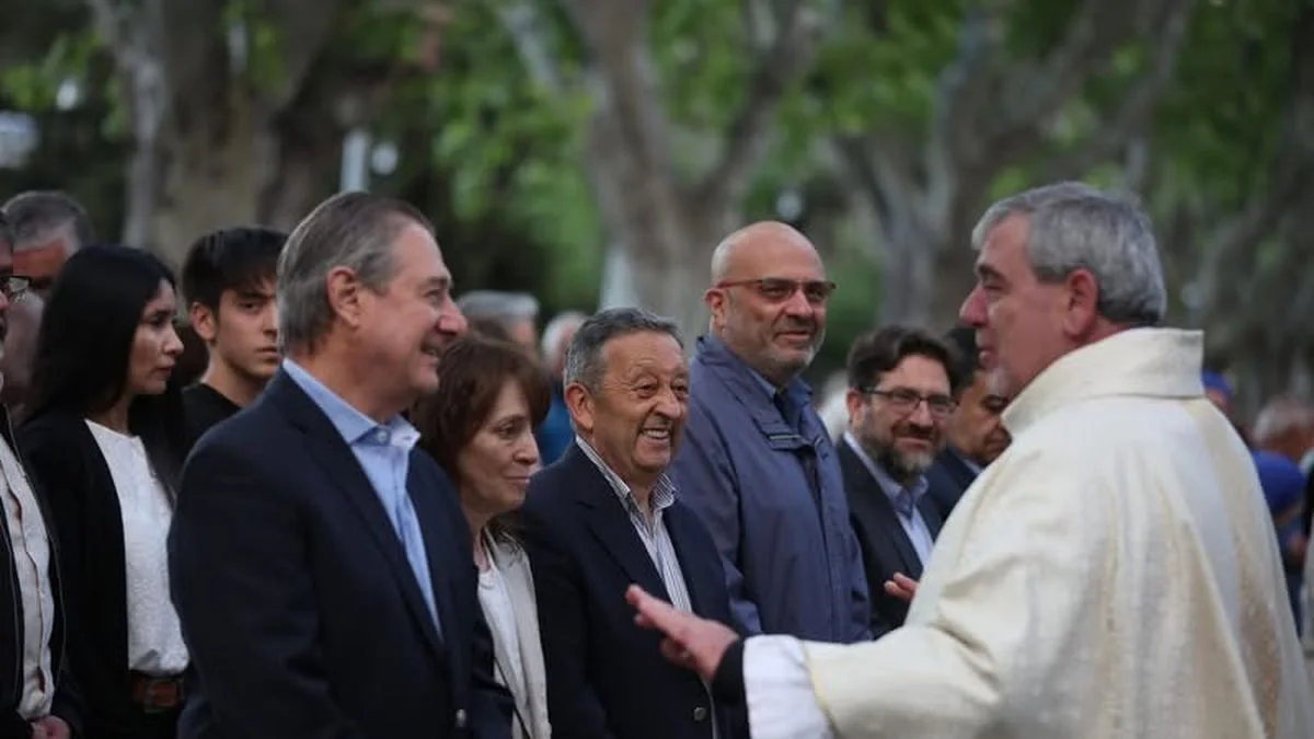 San Rafael Arcángel con presencia política: Omar Félix y Celso Jaque compartieron una misa