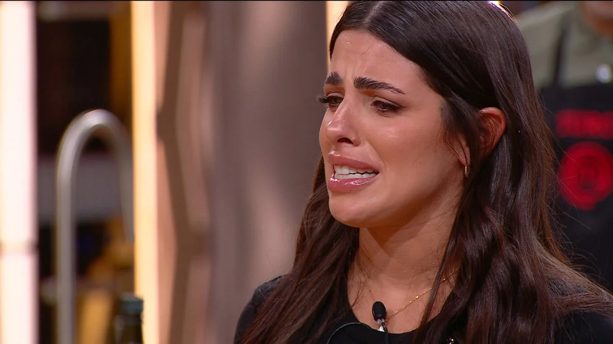 Entre dolor y lágrimas, Valentina Cervantes se retiró de Masterchef Celebrity