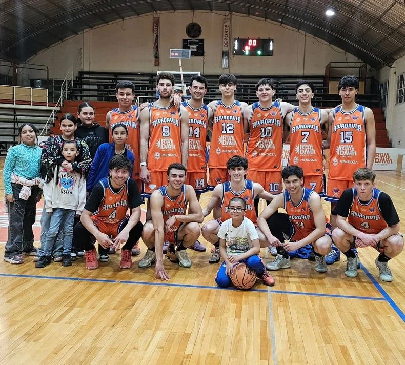 Godoy Cruz y Rivadavia lideran el Clausura de básquet.