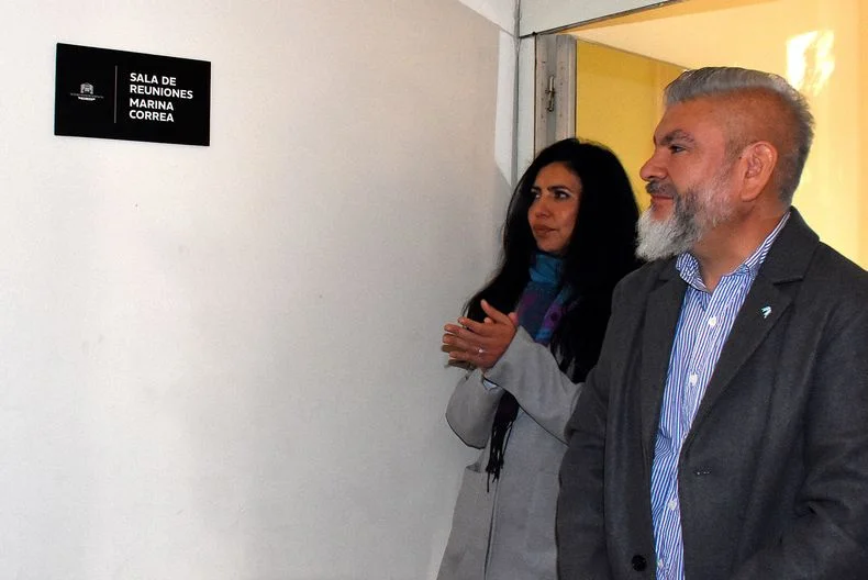 Desde hoy, la sala de reuniones del Teatro Independencia se llama Marina Correa.