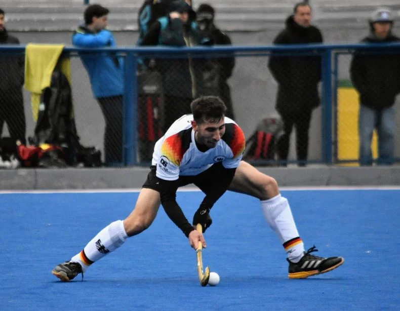 Alemán no pudo ante Banco Provincia en el Súper 8 de hockey sobre césped.