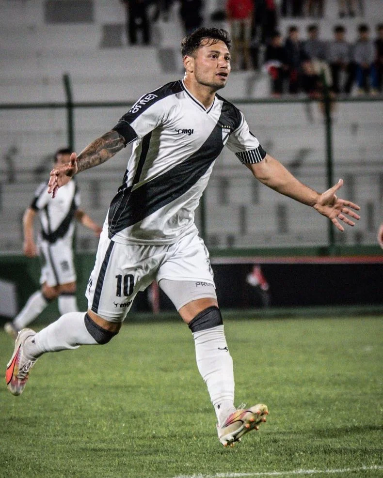 La carrera profesional de Mauro Zárate 