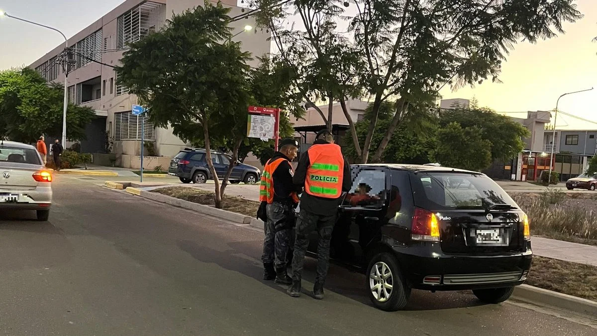 Megaoperativo en Maipú: cayó un prófugo y detuvieron a tres personas