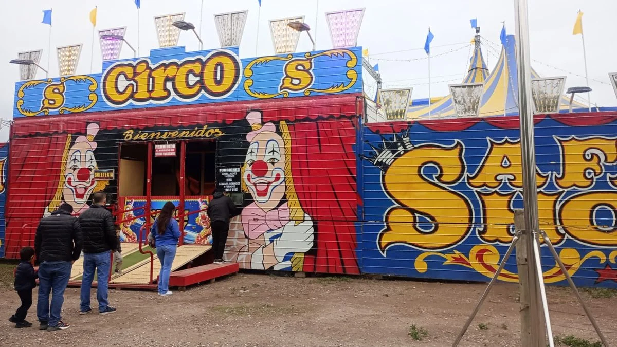 San Rafael ya tiene instalado el circo de la compañía Safari Show