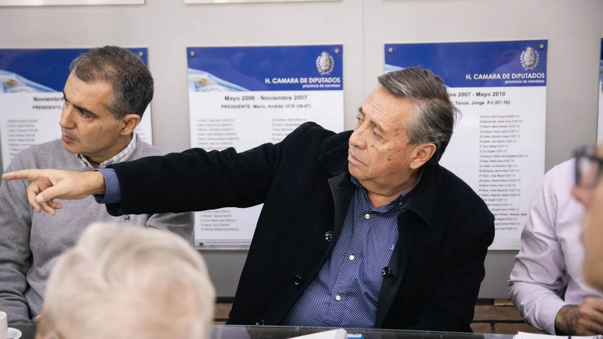 El jefe de Irrigación intentó explicar porqué autorizó nueve pozos de riego a poderosos empresarios