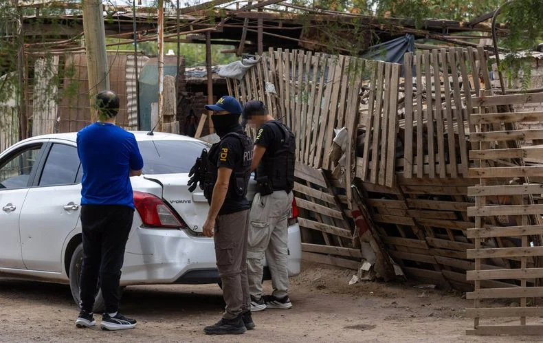 Polic&iacute;as realizaron varios allanamientos