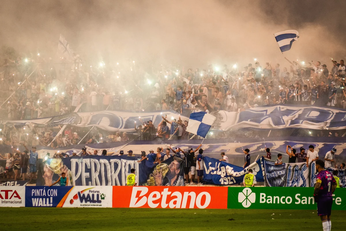 Hinchada Godoy Cruz - Tomba (26).jpg