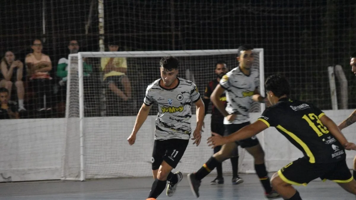 El fútbol de salón de Mendoza arrancó con un batacazo y un clásico vibrante