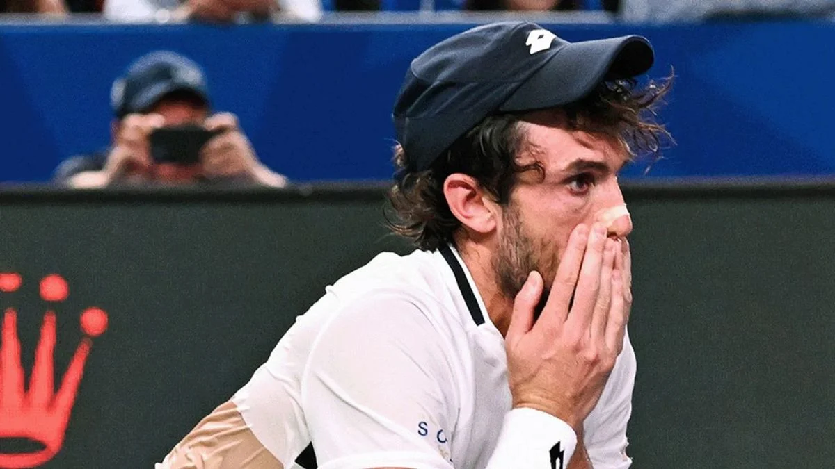 La historia del año: el tenista 204° que vino de la qualy, eliminó a Djokovic y jugará la final en Shanghái