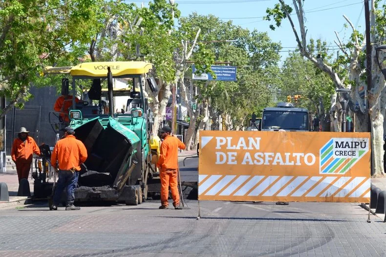 La Municipalidad de Maip&uacute; sigue con el plan de asfalto.