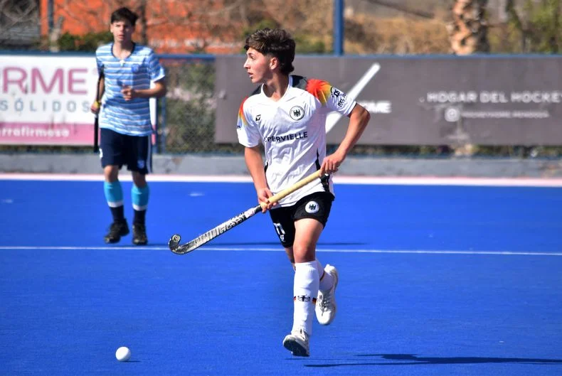 Santino Moretti, la promesa del hockey de Alemán.