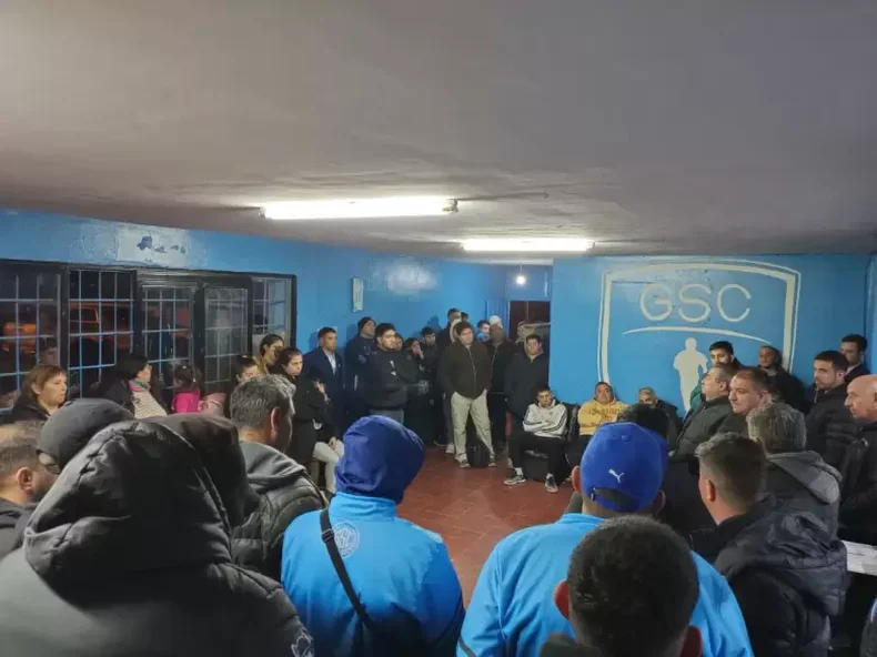 Guti&eacute;rrez y sus hinchas buscan escapar de la crisis.