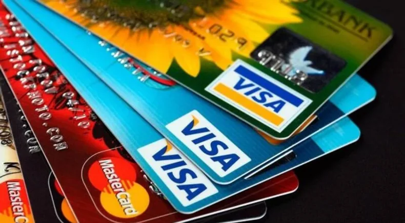 Chau billetes, hola tarjetas y QR: dónde se refugian los argentinos frente a la inflación