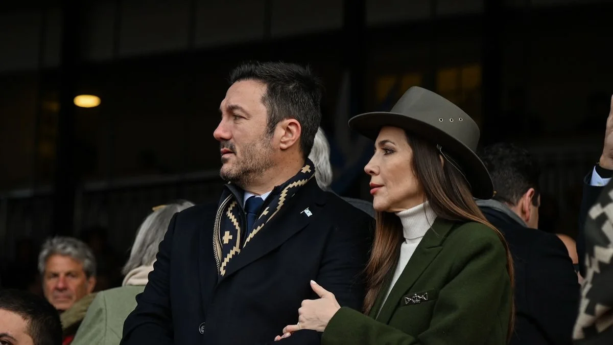 Con Petri envuelto en el escándalo de las coimas, su novia periodista postea contra la corrupción