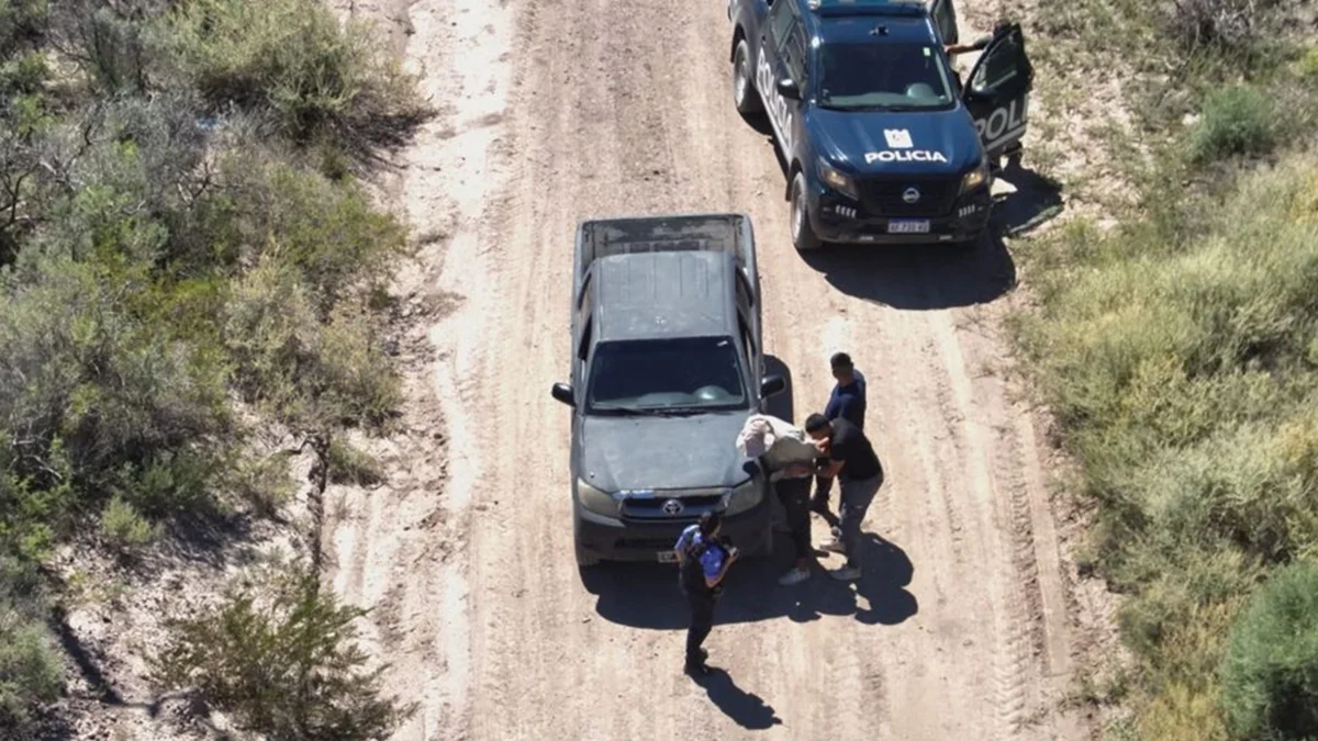 VIDEO: Así detuvieron a un hombre acusado de agredir a su pareja y sus hijos en Santa Rosa