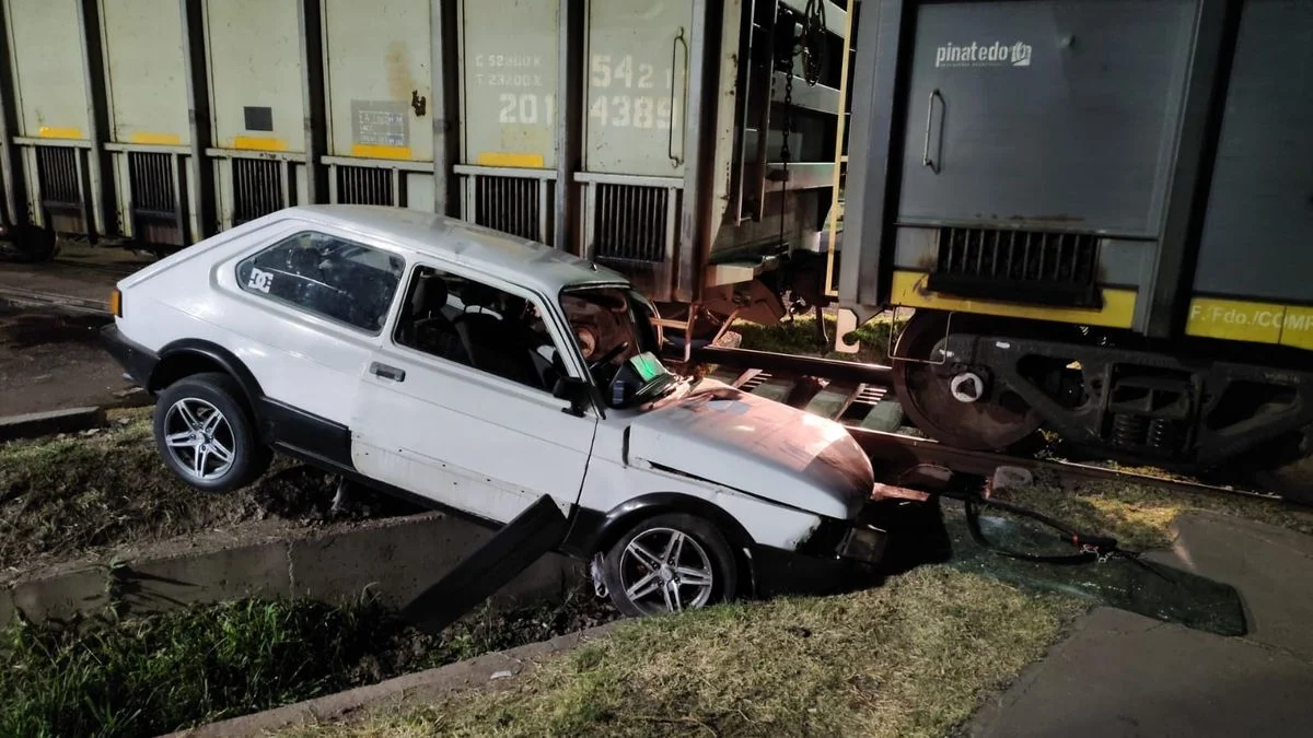 Un automovilista sufrió graves lesiones tras chocar con un tren en Maipú