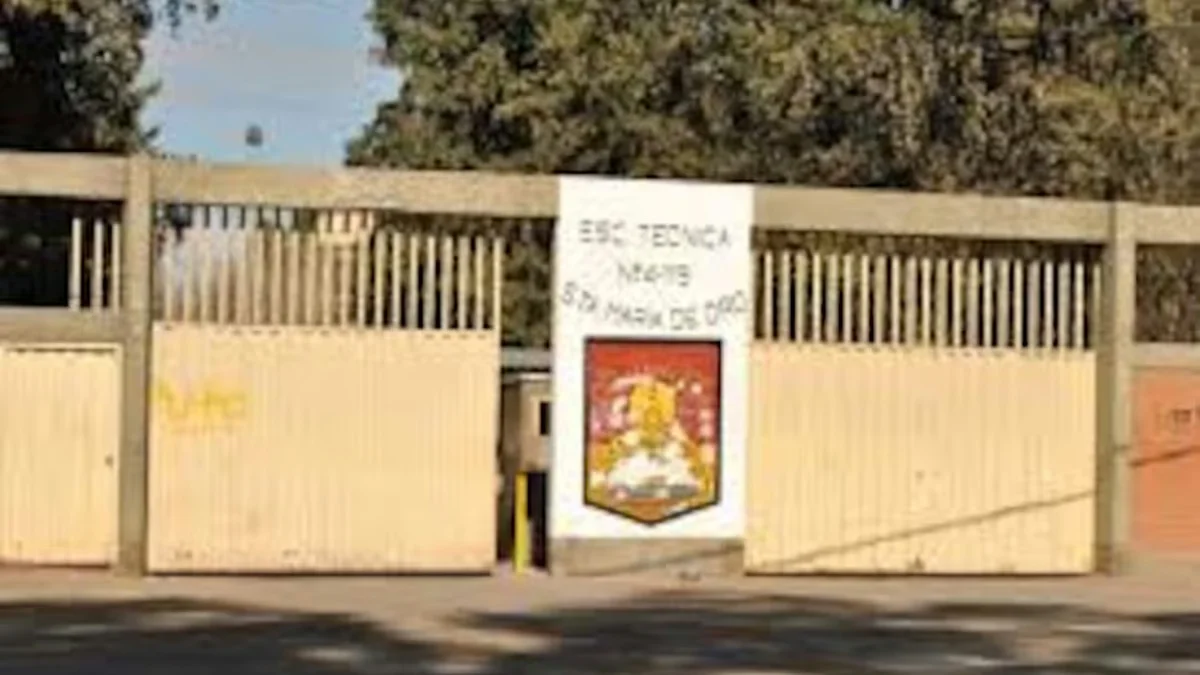 Peritarán los celulares del docente pasante aprehendido tras ser denunciado por sacarle fotos a alumnas