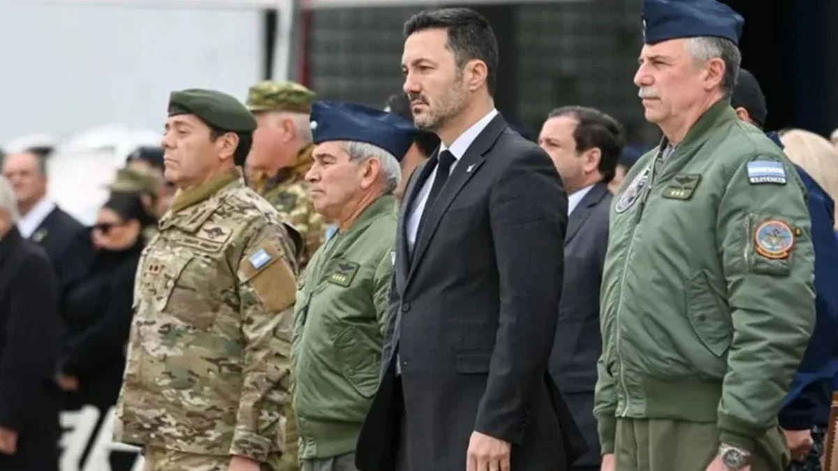 Luis Petri justificó por qué autorizó a los militares a detener civiles en la frontera