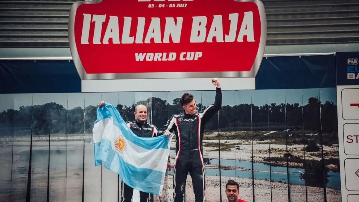 Juan Cruz Yacopini ganó la Baja Italia y se consolidó como líder absoluto de la Copa Mundial de Cross Country