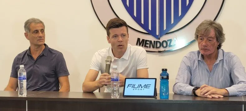 El DT fue presentado por Alejandro Chapini y Jos&eacute; Mansur.