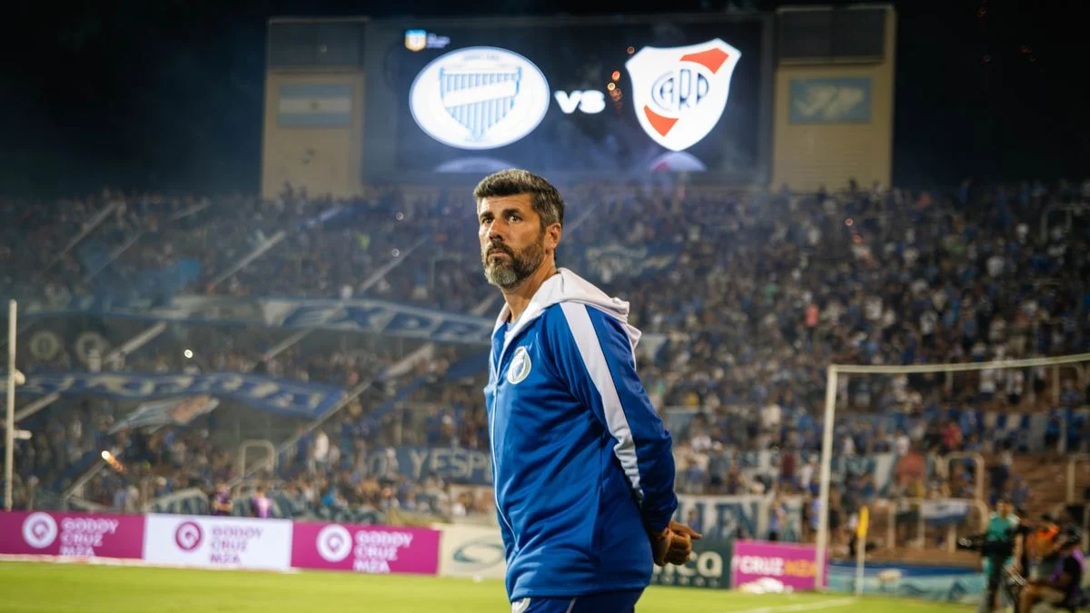 Godoy Cruz confirmó la salida de Ernesto Pedernera y presentó a su nuevo DT