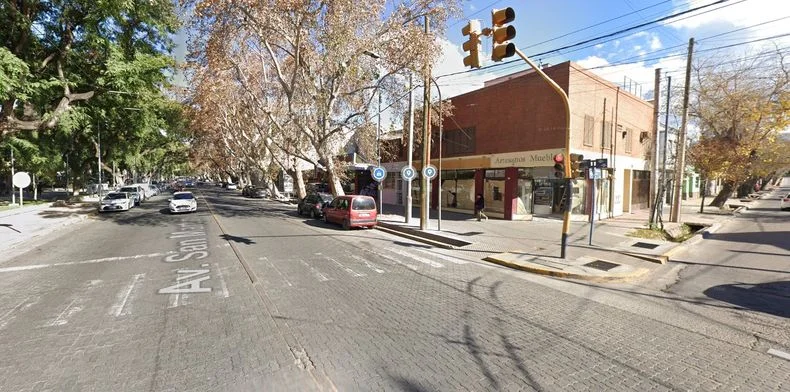 En San Mart&iacute;n y Maza se produjo el accidente que protagoniz&oacute; un conductor ebrio.&nbsp;