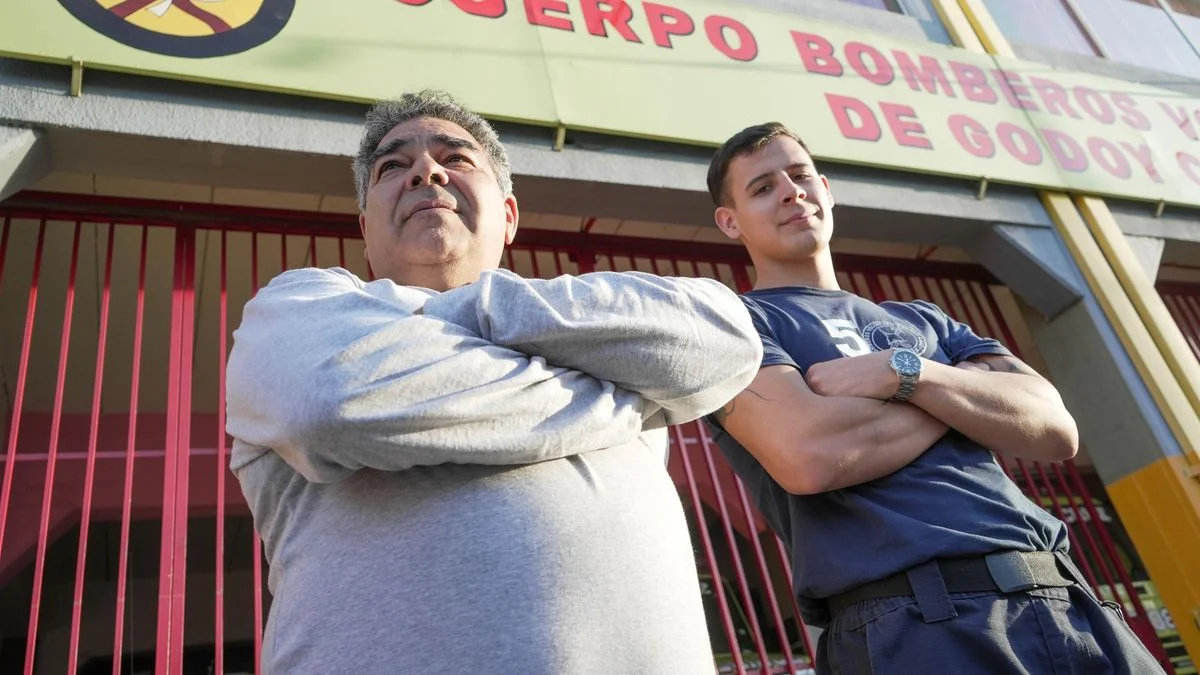 Vocación al servicio de la comunidad: la vida de los bomberos voluntarios en Mendoza
