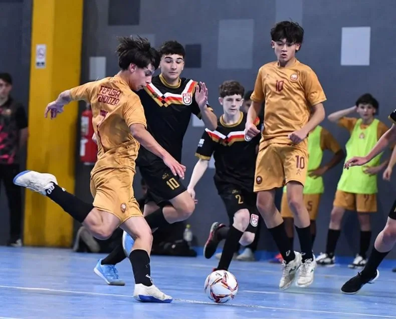 Mendoza empató sin goles ante Metropolitana en su debut en el Argentino de Selecciones de fútbol de salón.