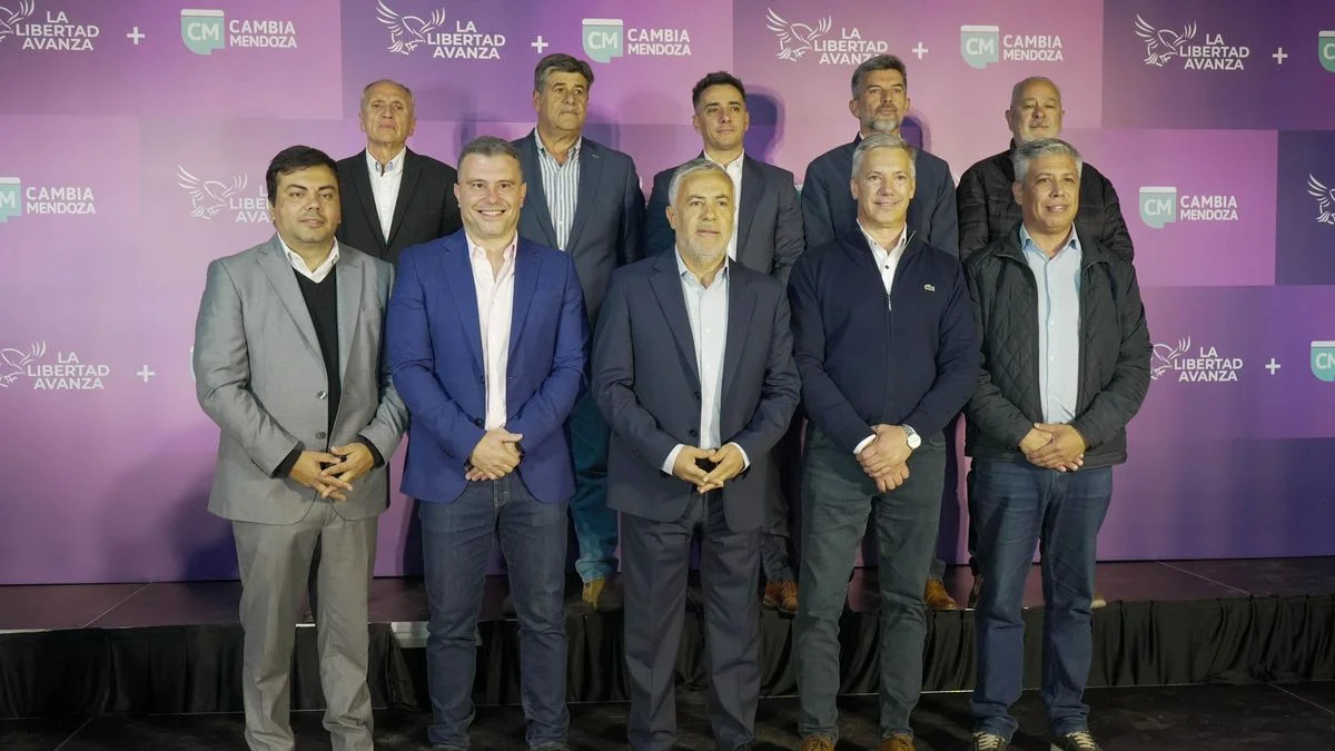 Un intendente radical se metió en la disputa por los votos y le bajó el precio a Karina Milei