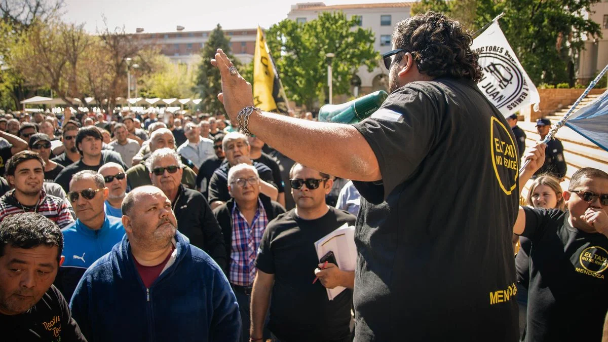 Los taxistas de Mendoza recrudecen la batalla por los pasajeros: harán cortes sorpresivos de tránsito