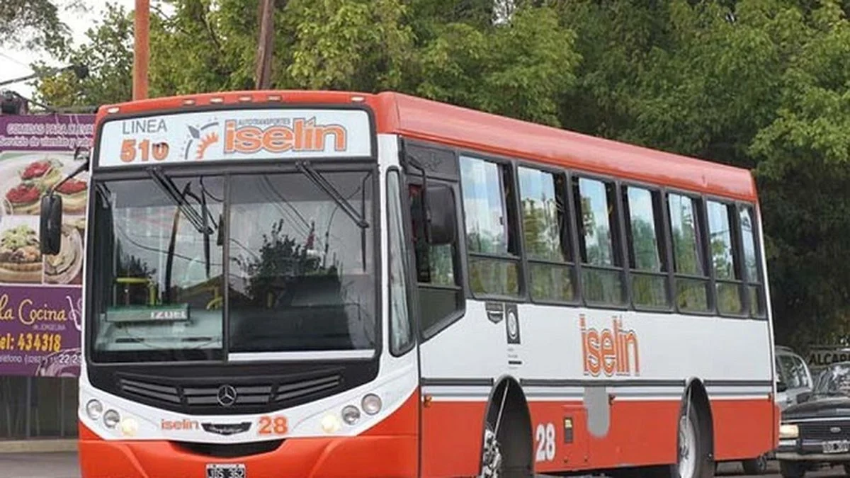 Habrá transporte público para los vecinos del barrio de San Rafael donde se llovieron las casas