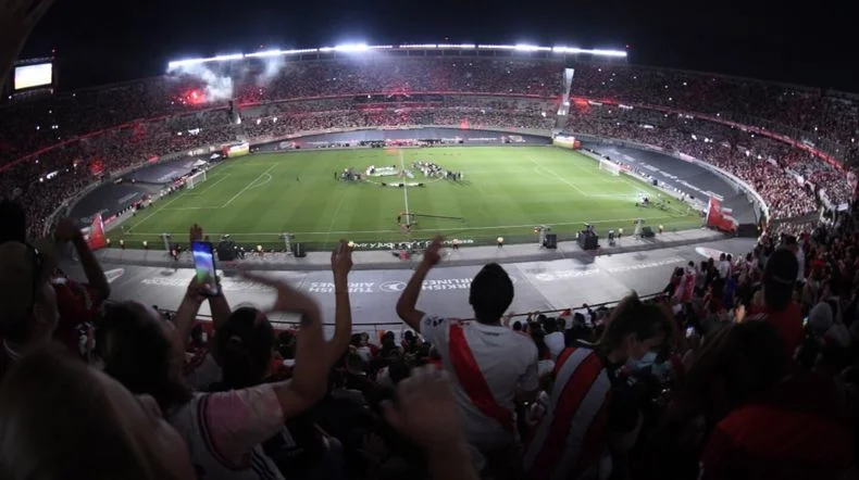 River pisa el acelerador y busca agigantar el Monumental.