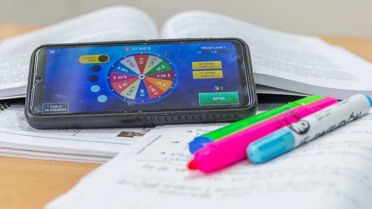 Juego online en estudiantes universitarios: alerta por malestar emocional y apuestas digitales