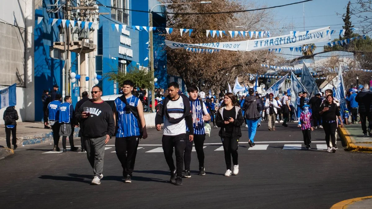 Godoy Cruz volvió a casa: la emoción de los hinchas por regresar al Feliciano Gambarte
