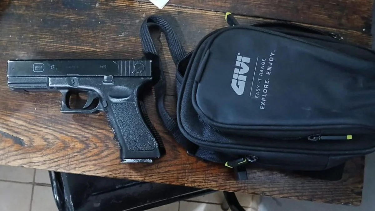 Un menor de edad llevaba consigo 4 bolsas de cocaína cuando fue detenido por circular sin casco en Godoy Cruz