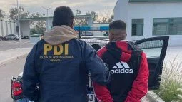 El presunto conductor del auto que arrolló al hombre quedó detenido