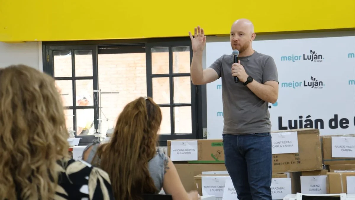 El intendente de Luján de Cuyo entregó maquinarias a emprendedores y confirmó una segunda etapa