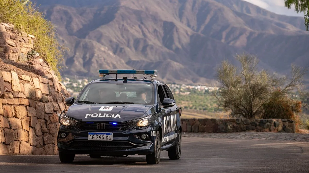Seis detenidos y vehículos recuperados en un operativo policial en el Gran Mendoza