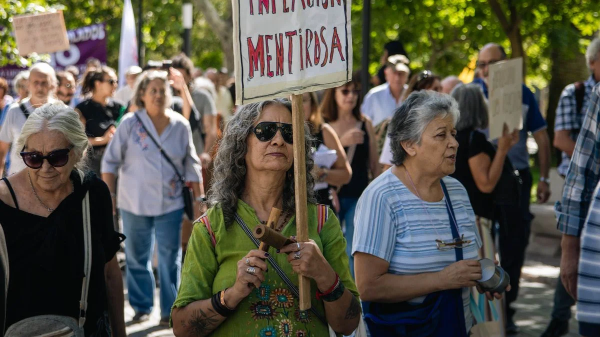 Fuente mensaje de jubilados mendocinos: "Nos prometieron un futuro y nos entregaron el abandono"