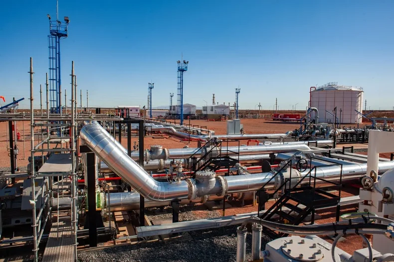 YPf y otras tres petroleras firmaron un convenio para exportar crudo de Vaca Muerta a Chile. 