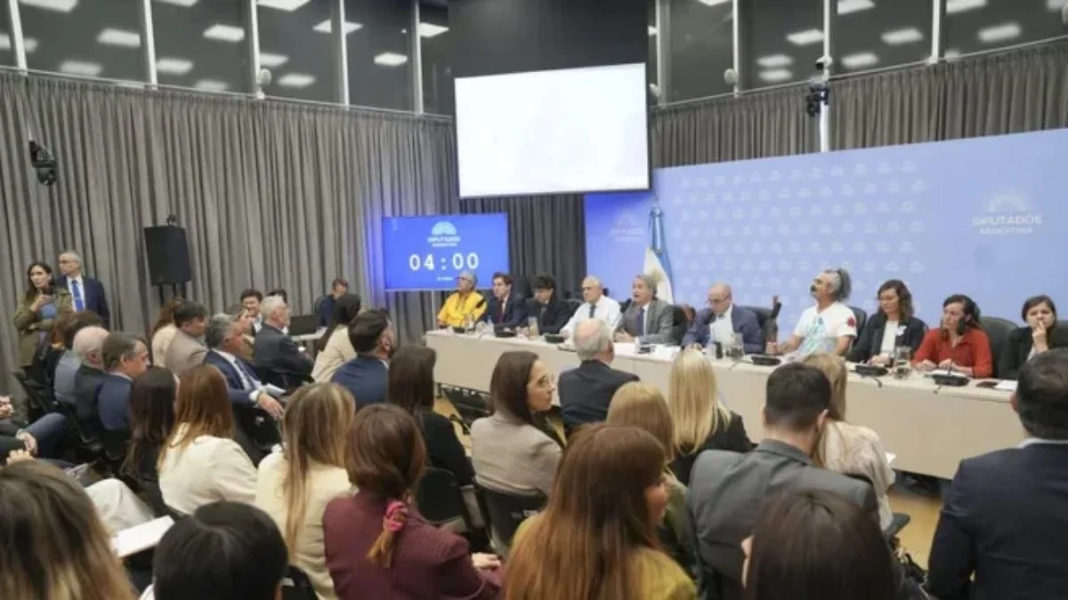 LLA apura la reforma de la Ley de Glaciares con aval de gobernadores en Diputados: 7 de 10 mendocinos, a favor