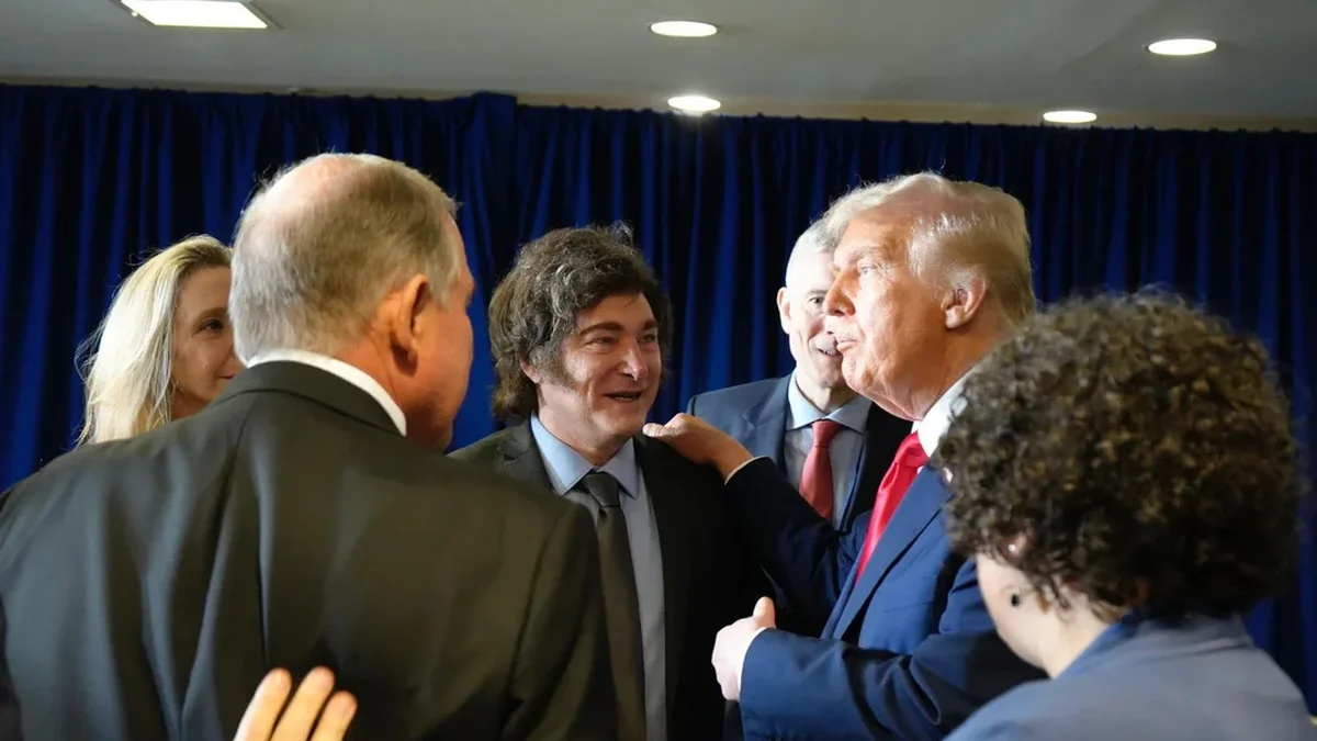 Donald Trump recibió a Javier Milei en Estados Unidos: así fue el saludo
