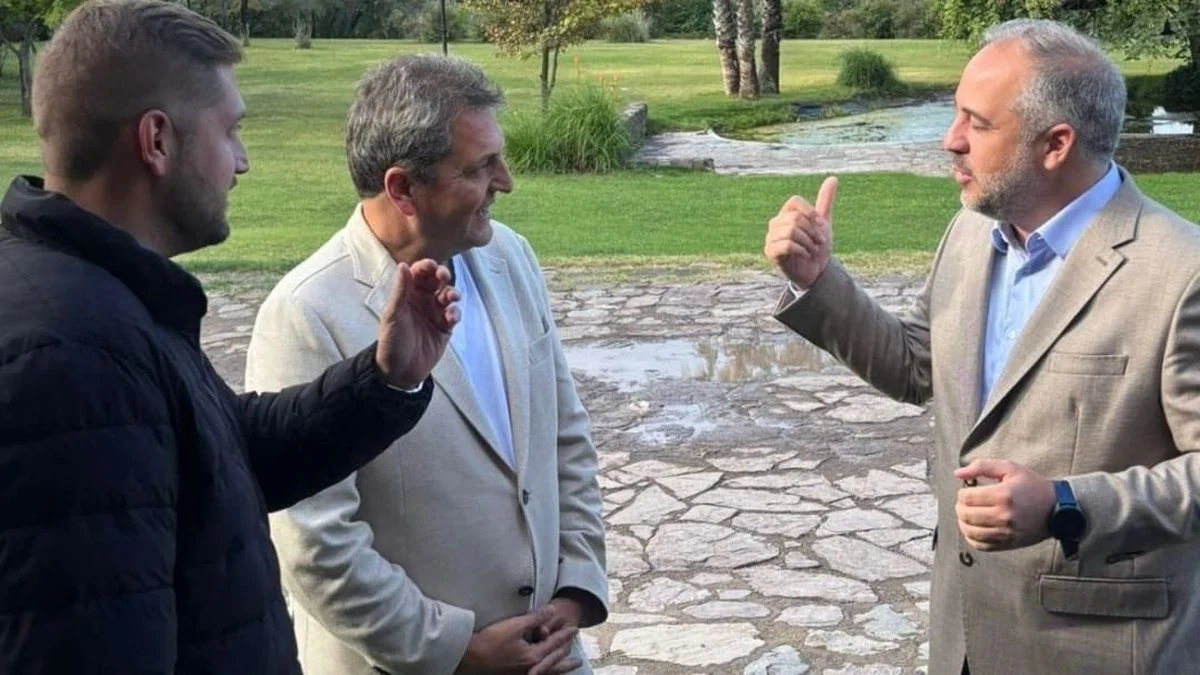Sergio Massa reapareció en Vendimia: foto con un ganador, reuniones con los suyos y armado