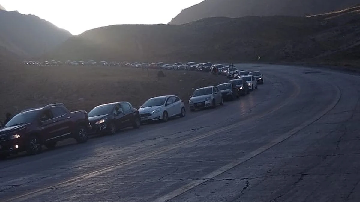 Tras el feriado, cuatro horas de demora para volver de Chile